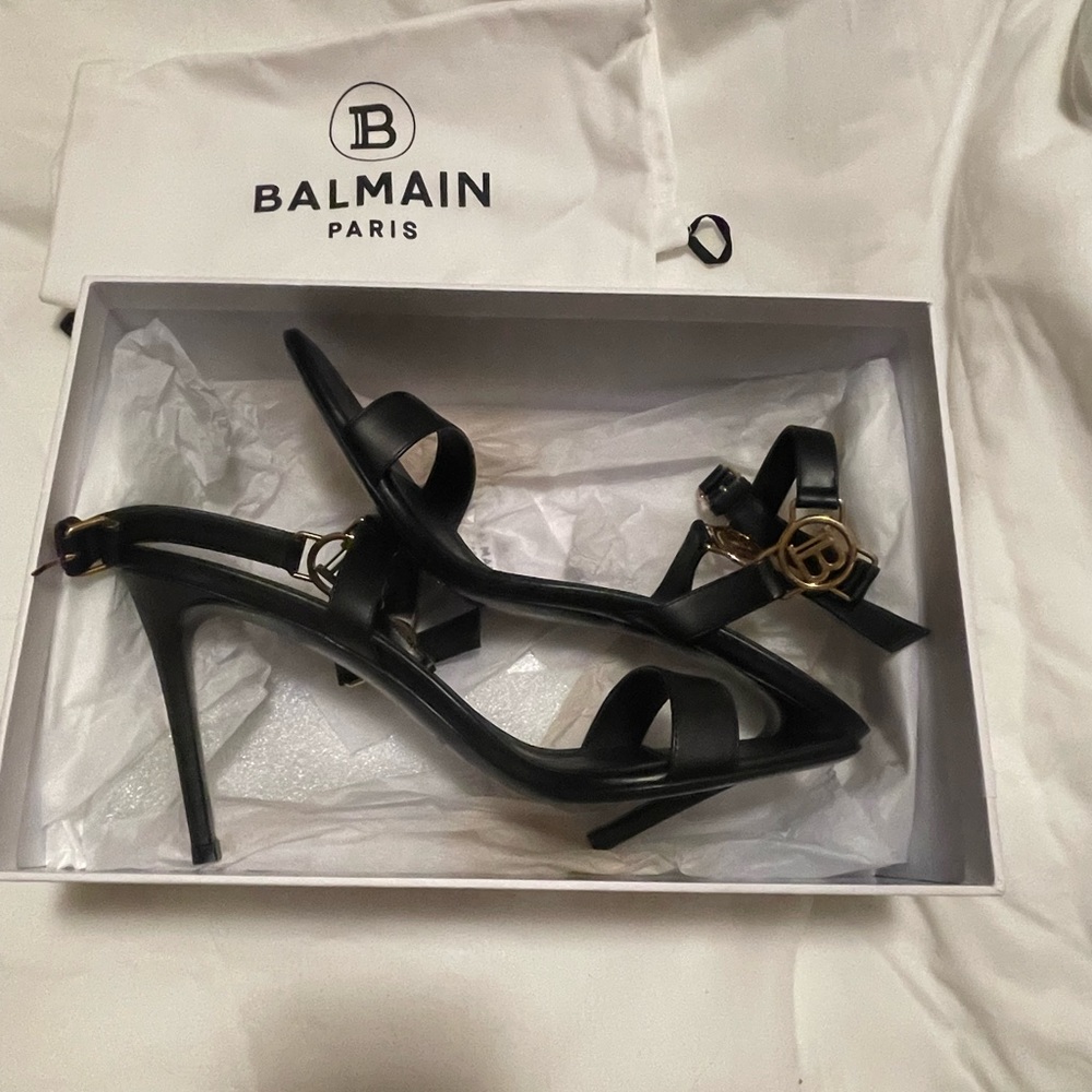Brand new Balmain sandals with dust bag ready to be shipped. 100% leather